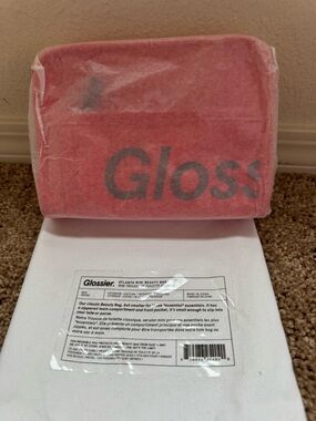 Glossier Atlanta Mini Beauty Bag NWT